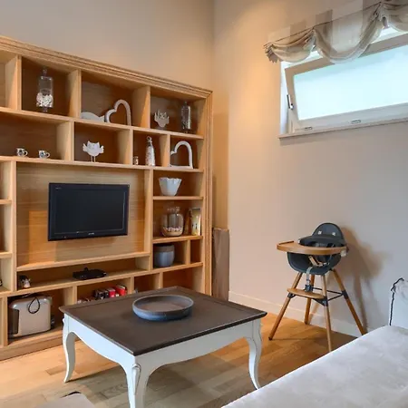 Villa Rafaelle With 3 Bedrooms And Pool In Porec