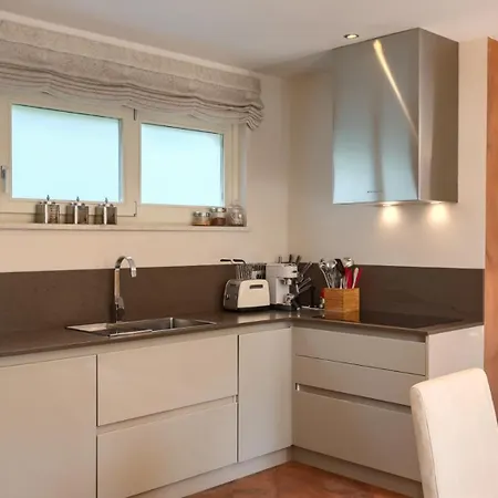 Rafaelle With 3 Bedrooms And Pool In Porec