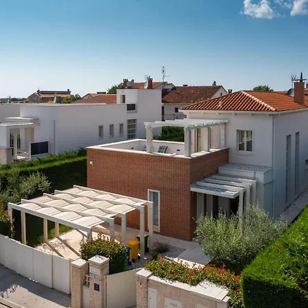 Rafaelle With 3 Bedrooms And Pool In Porec Tar-Vabriga