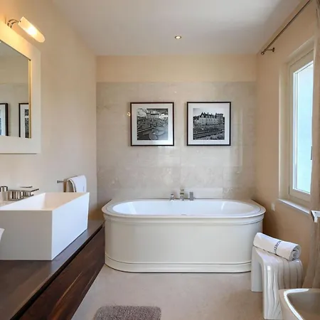 Villa Rafaelle With 3 Bedrooms And Pool In Porec