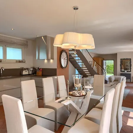 Rafaelle With 3 Bedrooms And Pool In Porec Villa *