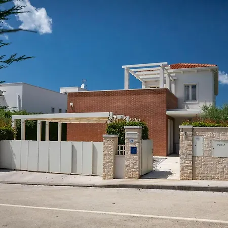 Rafaelle With 3 Bedrooms And Pool In Porec Villa Tar-Vabriga