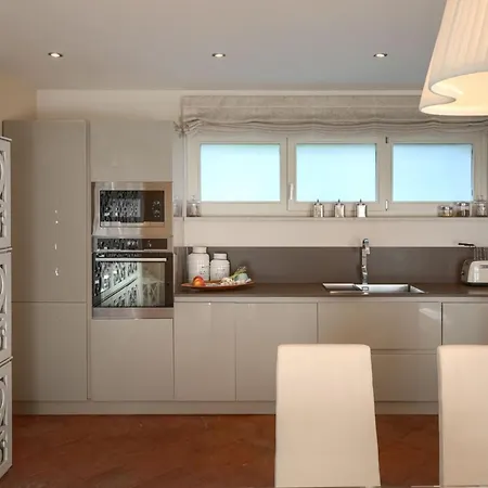 Villa Rafaelle With 3 Bedrooms And Pool In Porec *