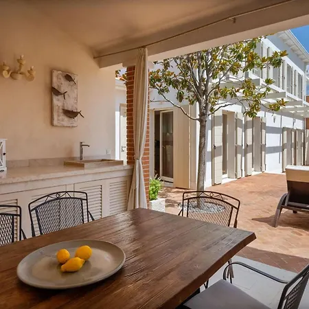 Villa Rafaelle With 3 Bedrooms And Pool In Porec *