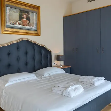 Rafaelle With 3 Bedrooms And Pool In Porec Tar-Vabriga